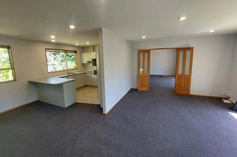 Photo of property in 2 Wardour Mews, Avonhead, Christchurch, 8042