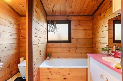 Photo of property in 2 Bruce Street, Cromwell, 9310