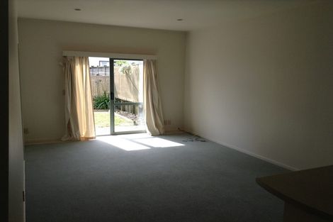 Photo of property in 12 Vitex Lane, Henderson, Auckland, 0612