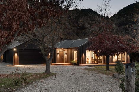 Photo of property in 10a Old Racecourse Road, Albert Town, Wanaka, 9305