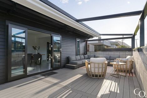 Photo of property in 48 Pitau Road, Mount Maunganui, 3116