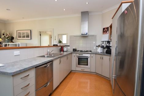 Photo of property in 17 Moreton Road, Carterton, 5713