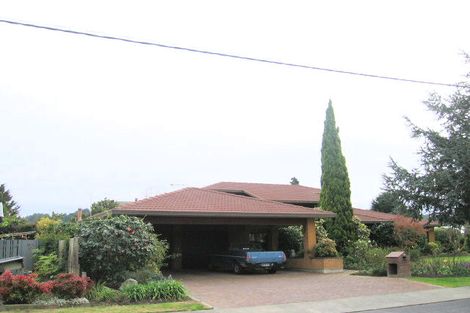 Photo of property in 19 Cambridge Terrace, Taradale, Napier, 4112
