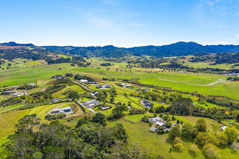 Photo of property in 889 Matakana Road, Matakana, 0985