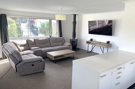 Photo of property in 34 Ranui Terrace, Tawa, Wellington, 5028