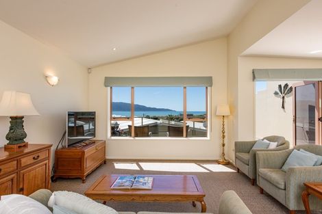 Photo of property in 11/1 Marine Parade, Paraparaumu Beach, Paraparaumu, 5032