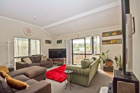 Photo of property in 10 Lacebark Court, Titirangi, Auckland, 0604