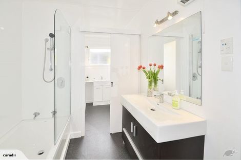 Photo of property in 2 Barr Street, Kenmure, Dunedin, 9011