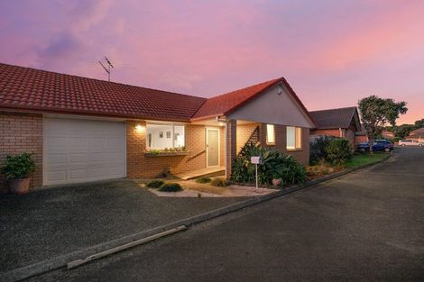Photo of property in 10/262 Centreway Road, Orewa, 0931