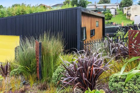 Photo of property in 26 Arataki Views Way, Glen Eden, Auckland, 0602