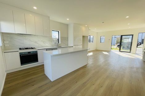 Photo of property in 42b Crestview Rise, Papakura, 2110