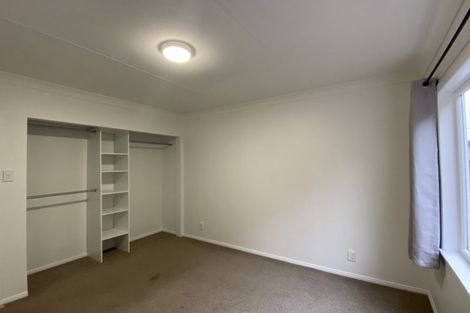 Photo of property in 22 Alder Place, Newlands, Wellington, 6037