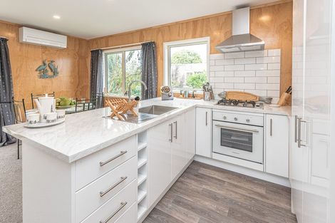 Photo of property in 23 Boyd Avenue, Mangere Bridge, Auckland, 2022