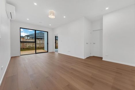 Photo of property in 11 Cronshaw Road, Karaka, Papakura, 2113