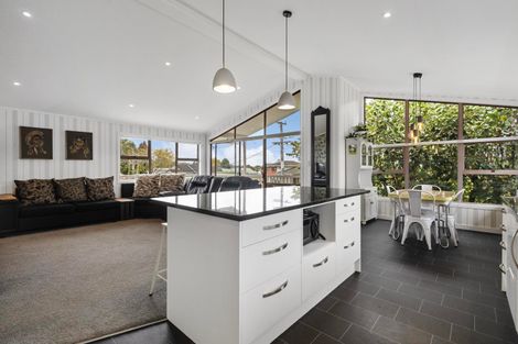 Photo of property in 115 Williams Street, Cambridge, 3434