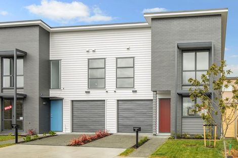 Photo of property in 25 William Wallbank Crescent, Swanson, Auckland, 0614