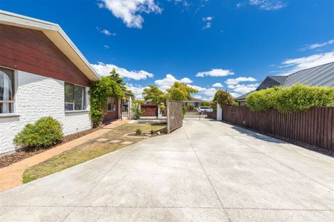 Photo of property in 96 Royal Park Drive, Parklands, Christchurch, 8083