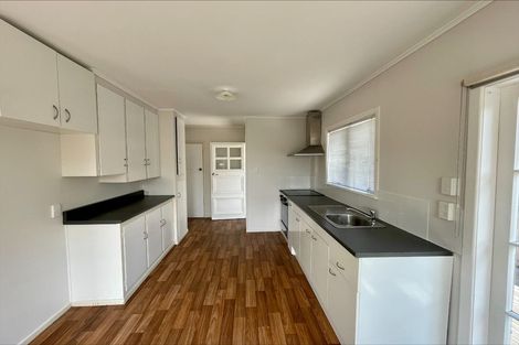 Photo of property in 9 Gloria Avenue, Te Atatu Peninsula, Auckland, 0610
