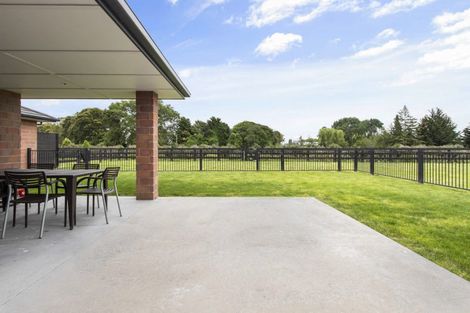 Photo of property in 37 Mike Smith Drive, Cambridge, 3434