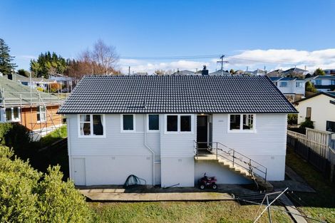 Photo of property in 11 Mcdonald Street, Brockville, Dunedin, 9011