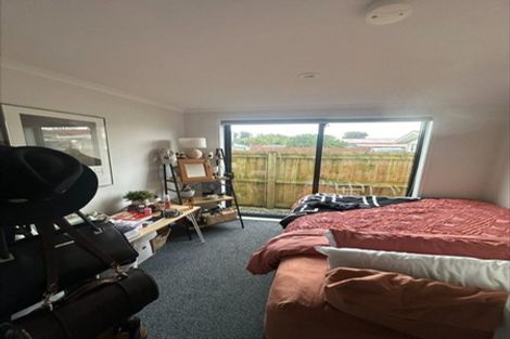 Photo of property in 7/5 Peachgrove Road, Te Atatu Peninsula, Auckland, 0610