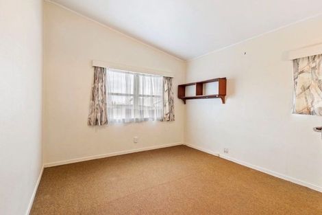 Photo of property in 128 Archibald Road, Kelston, Auckland, 0602