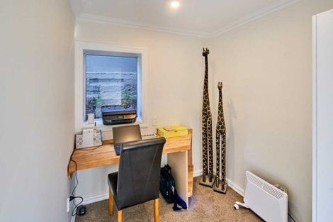 Photo of property in 33 Wyndham Road, Pinehaven, Upper Hutt, 5019