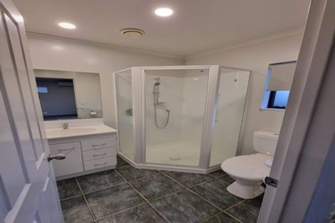 Photo of property in 55 Newbliss Crescent, East Tamaki Heights, Auckland, 2016