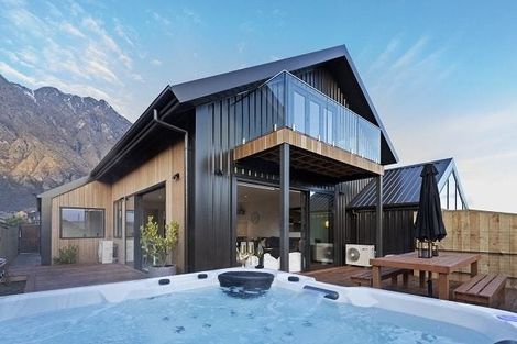 Photo of property in 60 Spur Ridge Rise, Jacks Point, 9371