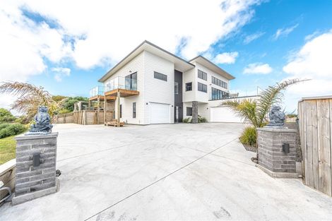 Photo of property in 34 Golf Vue Place, Castlecliff, Whanganui, 4501