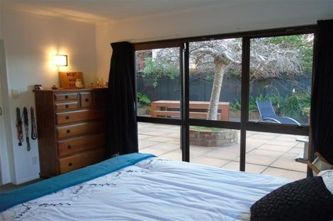 Photo of property in 25 Longitude Place, Whitby, Porirua, 5024