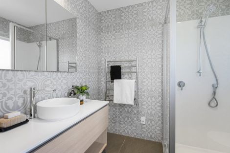 Photo of property in 16 Whitford Road, Howick, Auckland, 2014