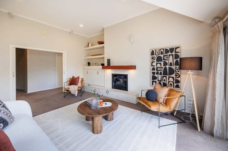 Photo of property in 3 The Oaks, Awapuni, Palmerston North, 4412