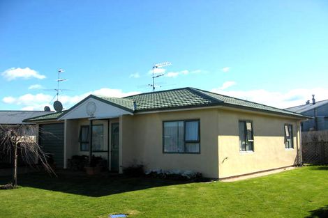 Photo of property in 45 William Wong Place, Carterton, 5713