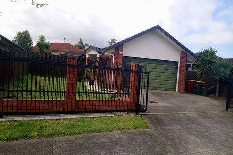 Photo of property in 8 Carisbrook Crescent, Papakura, 2110