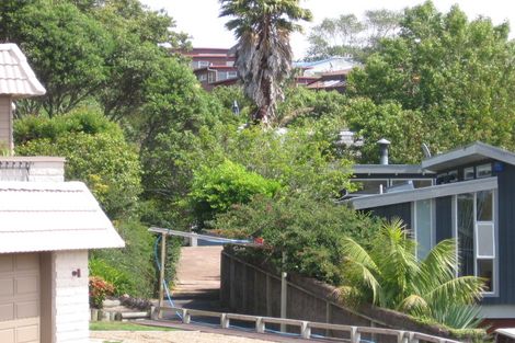 Photo of property in 10a Taumata Road, Castor Bay, Auckland, 0620