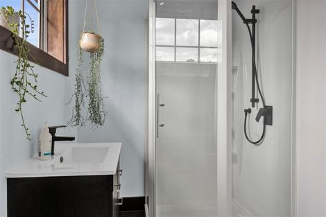 Photo of property in 206 Henwood Road, Paraite, New Plymouth, 4372