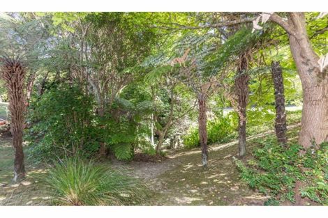 Photo of property in 1 Lancewood Avenue, Titirangi, Auckland, 0604