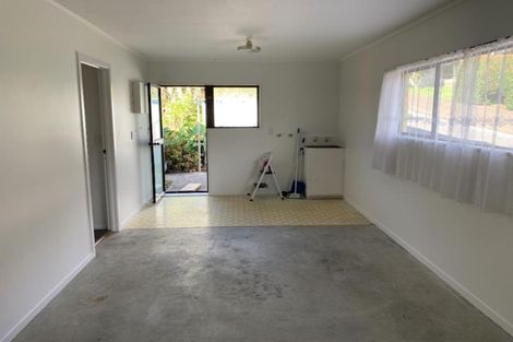 Photo of property in 2/4 Eagle Place, Red Beach, 0932