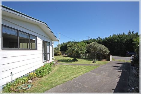 Photo of property in 7 Punga Street, Tangimoana, 4822