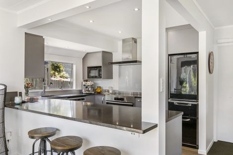 Photo of property in 15 Dalwhinnie Parade, Highland Park, Auckland, 2010