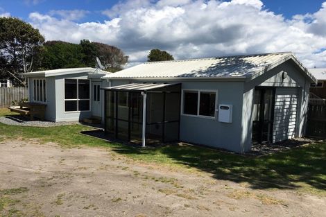 Photo of property in 974 Papamoa Beach Road, Papamoa Beach, Papamoa, 3118