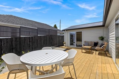 Photo of property in 15a Hamurana Place, Te Atatu Peninsula, Auckland, 0610