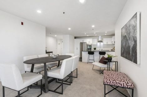 Photo of property in 5c The Promenade, Takapuna, Auckland, 0622
