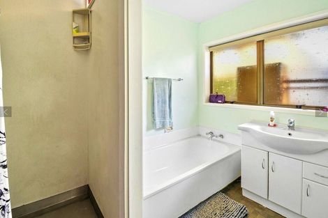 Photo of property in 1/7 Tulloch Place, Conifer Grove, Takanini, 2112