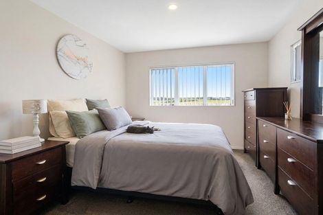 Photo of property in 71 Divide Loop, Takanini, 2112
