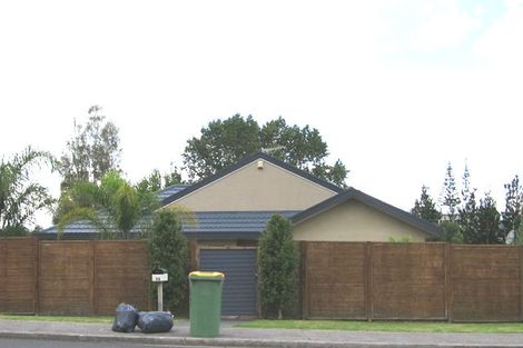 Photo of property in 14 Berkshire Terrace, Massey, Auckland, 0614