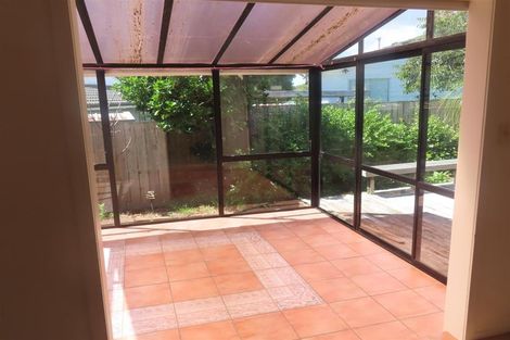 Photo of property in 2/8 Priestley Drive, Bucklands Beach, Auckland, 2014