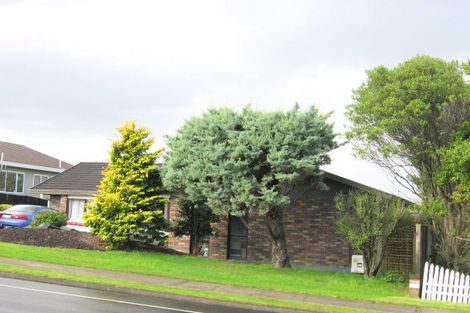 Photo of property in 120 Botany Road, Botany Downs, Auckland, 2010