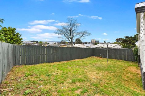 Photo of property in 2/20 Solveig Place, Randwick Park, Auckland, 2105